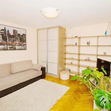Molnar Nemiga 12 Apartment *
